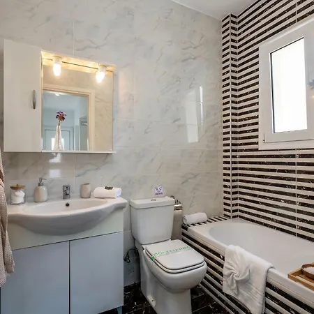 Lilu 2 With Private Pool And Seaview