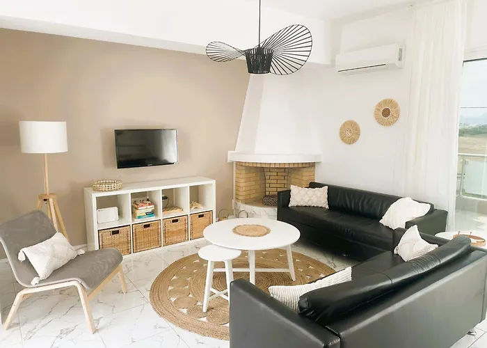 Design With Private Pool And Sea View וילה