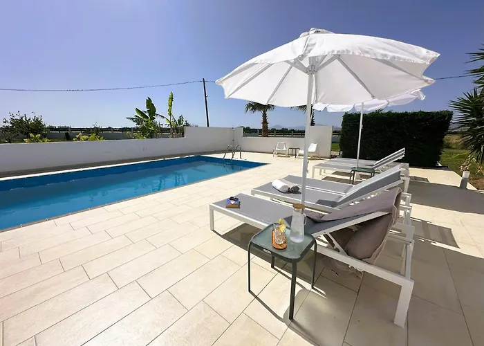 Design With Private Pool And Sea View וילה