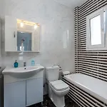 Lilu Villa 2 With Private Pool And Seaview *