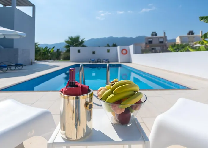 Design With Private Pool And Sea View *