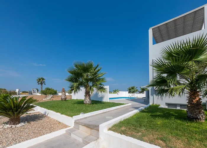 Design With Private Pool And Sea View Τιγκάκι