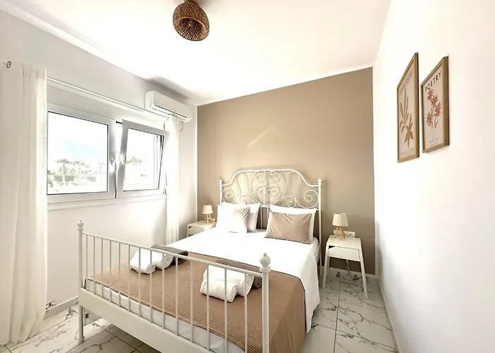 Βίλα Design With Private Pool And Sea View Τιγκάκι